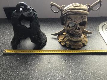 Ornamenten decoratie BEL en DOODSHOOFD aquarium beschikbaar voor biedingen
