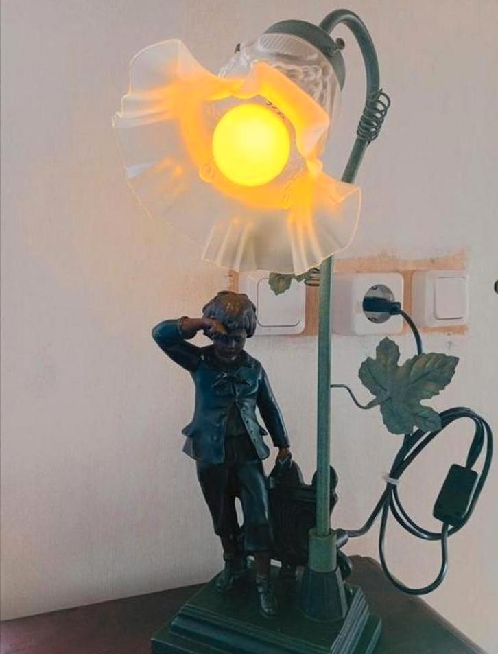Antieke Jongenslamp met Bloemkap, Antiek en Kunst, Antiek | Lampen, Ophalen of Verzenden