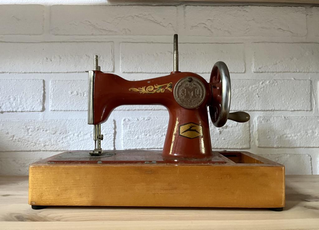 USSR miniatuur naaimachine – vintage mechanisch speelgoed, Ophalen of Verzenden