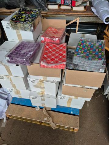 Ongeveer 20 000 papieren verpakking zakjes 23x31  beschikbaar voor biedingen