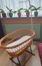 Mooie rotan wieg met standaard, Ophalen of Verzenden, Zo goed als nieuw, Wieg