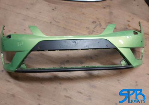 Voorbumper SEAT LEON FR III 5F0807221M VOOR BUMPER SRA 4XPDC, Auto-onderdelen, Carrosserie en Plaatwerk, Bumper, Seat, Voor, Gebruikt