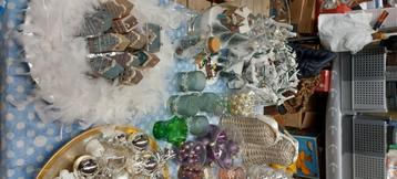 Partij rommelmarktspullen  beschikbaar voor biedingen