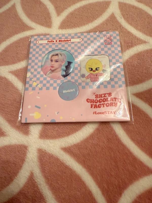 Stray Kids SKZ Chocolate Factory Felix & Bbokari button set, Ophalen of Verzenden, Nieuw, Foto of Kaart