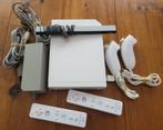 Nintendo Wii wit compleet met 2 controllers, nunchuks, Spelcomputers en Games, Spelcomputers | Nintendo Wii, Ophalen of Verzenden