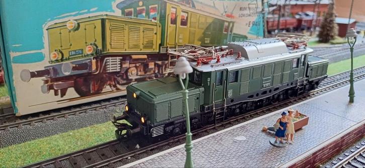 Märklin 3022 locomotief BR194 'Duitse Krokodil' Digitaal, Hobby en Vrije tijd, Modeltreinen | H0, Zo goed als nieuw, Locomotief