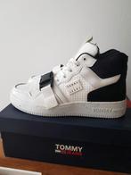Tommy Jeans Sneakers Zwart/Wit Maat 43 Nieuw!!, Zwart, Nieuw, Ophalen of Verzenden, Sneakers of Gympen