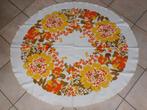 Vintage tafelkleed, met oranje, gele, groene en witte bloeme, Huis en Inrichting, Ophalen of Verzenden, Gebruikt, Ovaal, Binnen