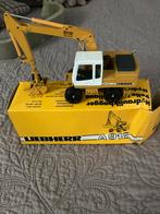 Te koop schaalmodel liebherr A912 met knijperbak, Hobby en Vrije tijd, Modelauto's | 1:50, Ophalen, Zo goed als nieuw, Hijskraan, Tractor of Landbouw
