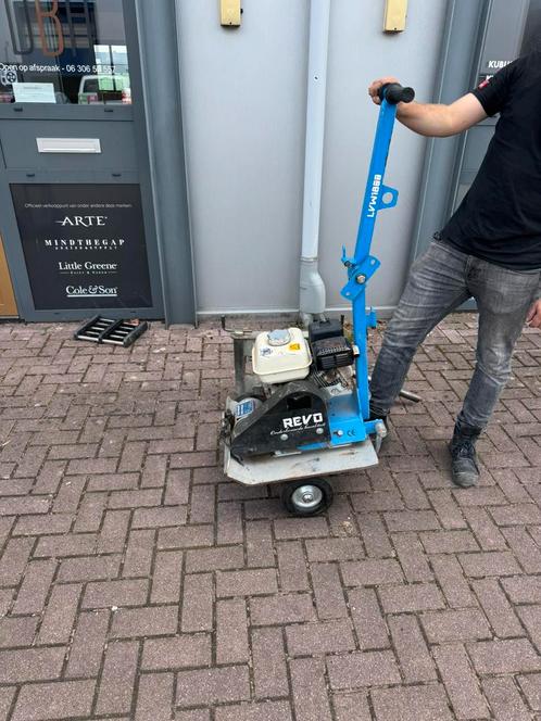 Revo LVW 1800 trilplaat bouwjaar 2022 inclusief gereedschap, Tuin en Terras, Overige Tuin en Terras, Zo goed als nieuw, Ophalen of Verzenden