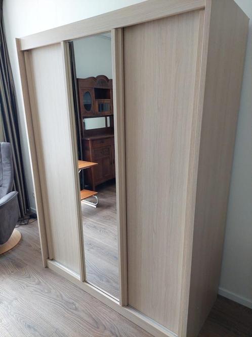 Kledingkast met schuifdeuren en spiegeldeur, Huis en Inrichting, Kasten | Kledingkasten, Gebruikt, 200 cm of meer, 100 tot 150 cm