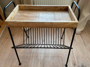 Bijzettafel / lectuurbak / lectuurtafel / tijdschriftenrek beschikbaar voor biedingen