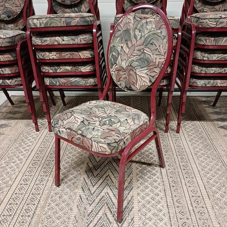 20 x stapelstoelen stackchairs partij stoelen, Huis en Inrichting, Stoelen, Gebruikt, Vijf, Zes of meer stoelen, Bruin, Ophalen