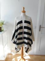 Omslagdoek, cape van Opus, Kleding | Dames, Jassen | Winter, Opus, Ophalen of Verzenden, Zo goed als nieuw, Beige