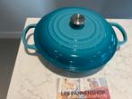 Nieuwe Le Creuset Campagnard Caribean Teal 26 cm, Gietijzer, Nieuw, Ophalen of Verzenden, Keramische plaat