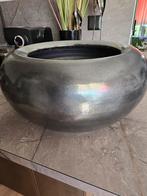 Grote metallic grijze bloempot te koop, Ophalen of Verzenden, Zo goed als nieuw, Overige kleuren, Minder dan 50 cm