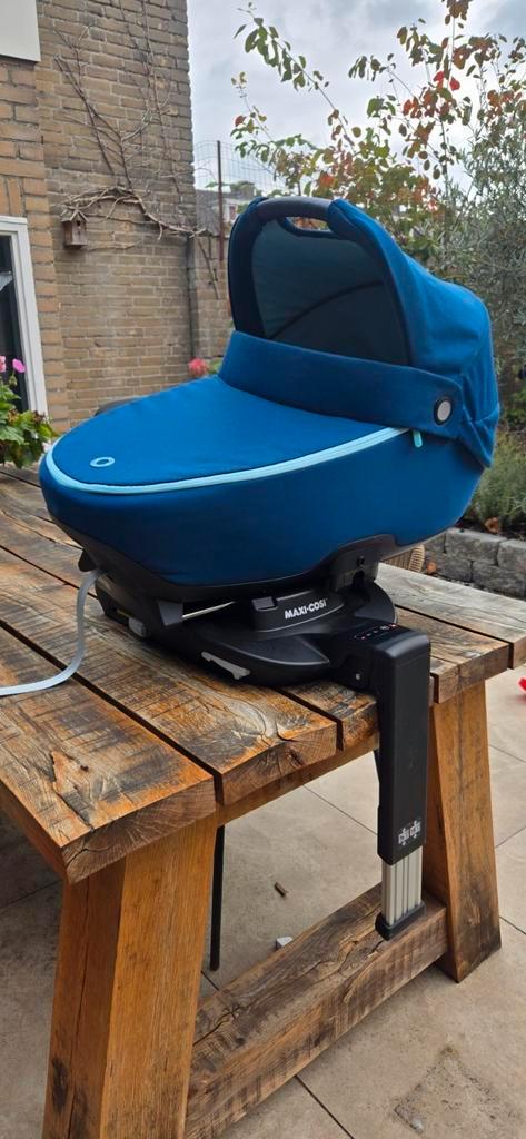 Te huur: Maxi-Cosi Jade inclusief FamilyFix, Kinderen en Baby's, Autostoeltjes, Zo goed als nieuw, Maxi-Cosi, 9 t/m 18 kg, Isofix