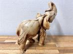 A1659. Decoratieve natuurgetrouwen olifant, Ivorine, Verzamelen, Beelden en Beeldjes, Gebruikt, Ophalen of Verzenden