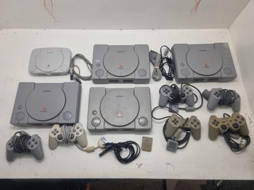 5 playstation 1 consoles en 27 spellen beschikbaar voor biedingen