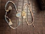 2 armbandjes, Ophalen of Verzenden, Zo goed als nieuw, Beige