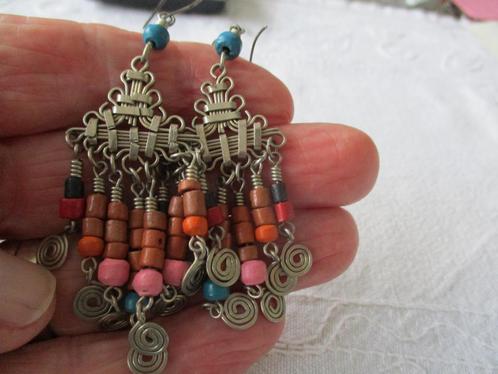 Zilverkleurige hang oorbellen met 7 sliertjes bewerkt, Sieraden, Tassen en Uiterlijk, Oorbellen, Zo goed als nieuw, Hangers, Overige materialen