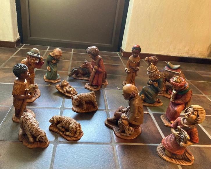 Vintage Kerstgroep 17-delig kunsthars 50 jaar oud, Diversen, Kerst, Zo goed als nieuw, Ophalen