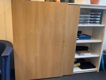 GRATIS: mooie kast voor kantoor of thuis. Afhalen in Leusden beschikbaar voor biedingen