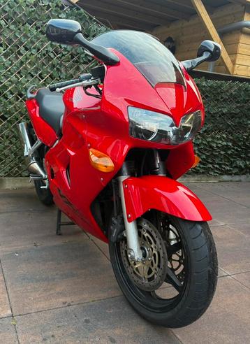 Honda vfr 800 fi beschikbaar voor biedingen