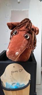 Stokpaard met zelfgemaakte stal en accessoires, Ophalen, Gebruikt, Jongen of Meisje