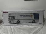 SCHUCO 1:18 MERCEDES-BENZ ROTHMANS RACE TRANSPORTER NIEUW, Ophalen of Verzenden, Nieuw, Auto, Overige merken