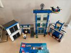 LEGO city, LEGO politie bureau, Kinderen en Baby's, Speelgoed | Playmobil, Complete set, Gebruikt, Ophalen of Verzenden
