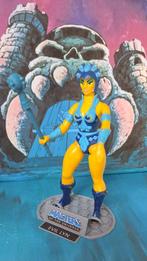 MOTU Heman Evil Lyn figuur met displaystandaard, Gebruikt, Ophalen of Verzenden