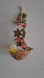 Vogel in nestje met bloesem wolvilt, Ophalen of Verzenden, Zo goed als nieuw, Wolvilt