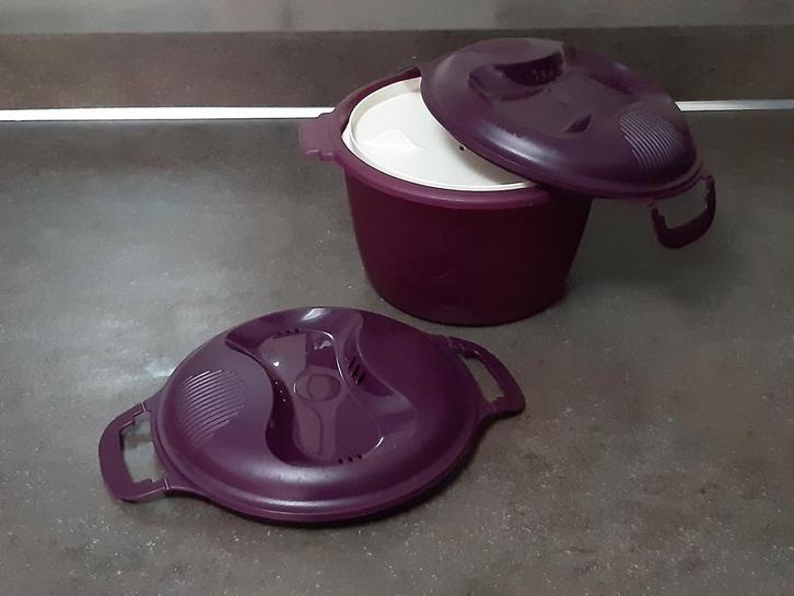 Tupperware rijstkoker paars + reserve deksel, Huis en Inrichting, Keuken | Tupperware, Gebruikt, Schaal, Paars, Ophalen of Verzenden