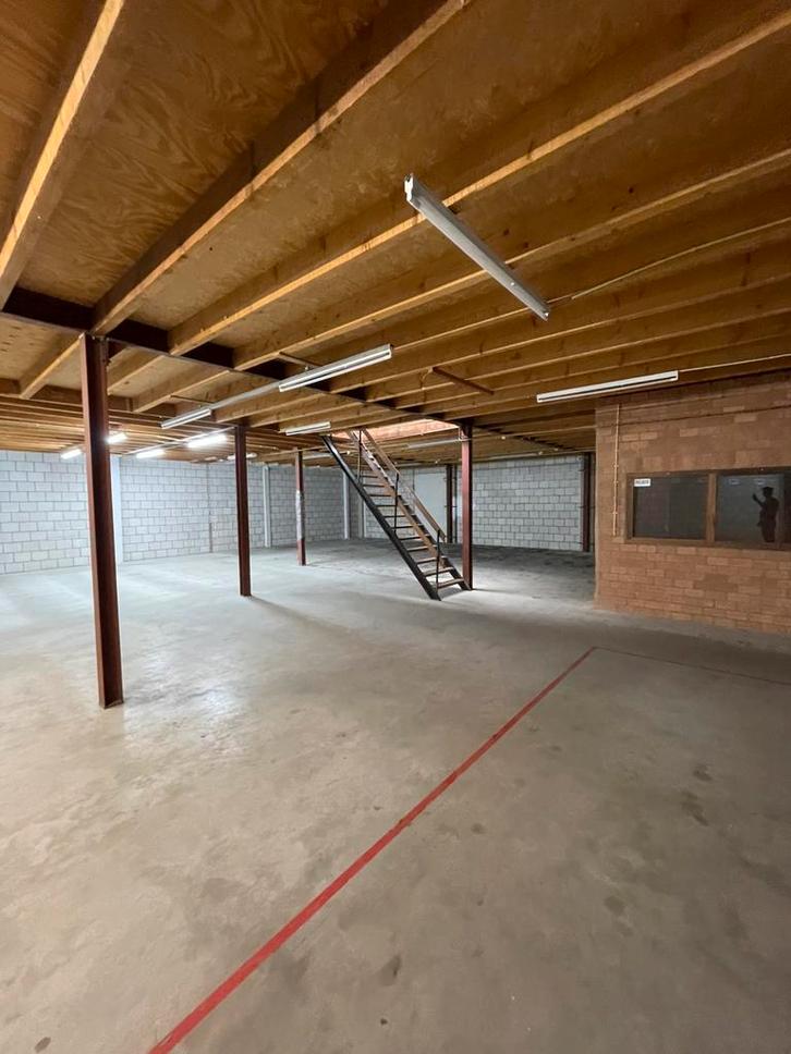 Tussenvloer met stalen constructie en houten vloer + trap, Doe-het-zelf en Verbouw, Metalen, Zo goed als nieuw, Ophalen