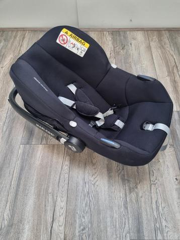 Maxi-Cosi CabrioFix i-Size – Essential Black (2022) beschikbaar voor biedingen