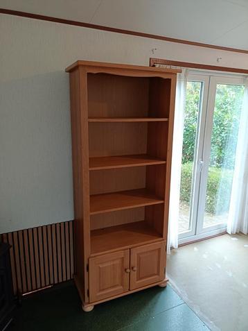 Mooie eikenhouten kast - 187x79x40cm beschikbaar voor biedingen