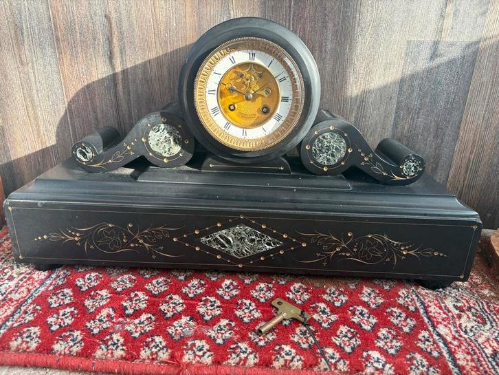 Antieke marmeren mantel- schouw- klok.1880. Opknapper, Antiek en Kunst, Antiek | Klokken, Ophalen