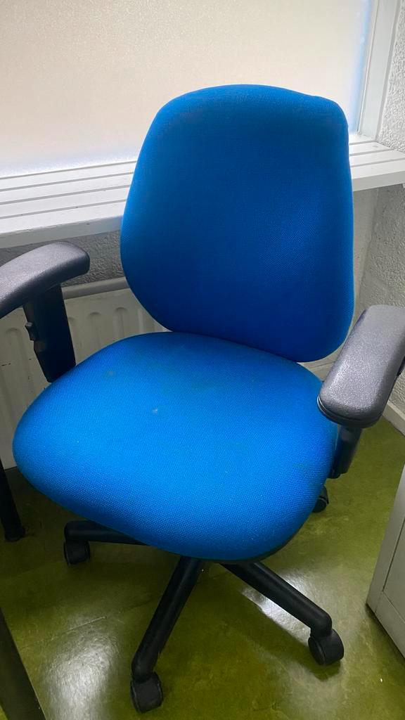 Blauwe Bureaustoel - Gebruikt, Huis en Inrichting, Bureaustoelen, Gebruikt, Bureaustoel, Blauw, Ergonomisch, Ophalen