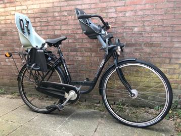 Fiets met 2 kinderzitjes van Urban Iki beschikbaar voor biedingen