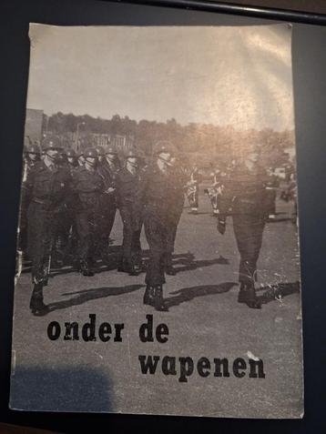 Onder de wapenen boek 1965