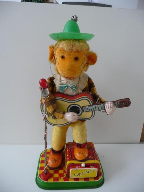 blikken AAPJE MET GITAAR - MECHANISCH SPEELGOED - 50-er jrn., Antiek en Kunst, Antiek | Speelgoed, Ophalen of Verzenden