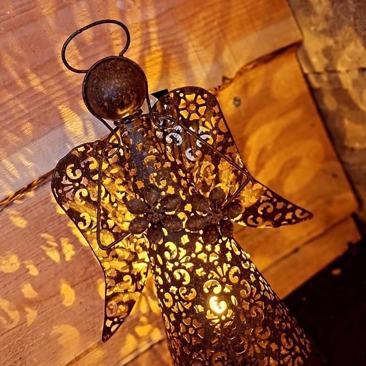 Ijzeren Engel met LED Verlichting - Roestkleur, Antiek en Kunst, Antiek | Woonaccessoires, Ophalen of Verzenden