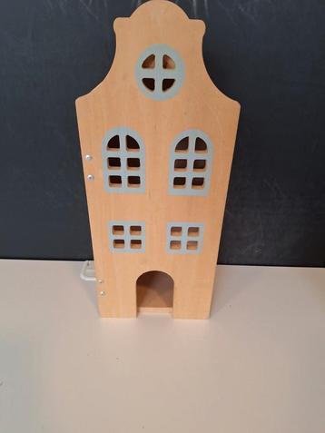 Houten huisje beschikbaar voor biedingen