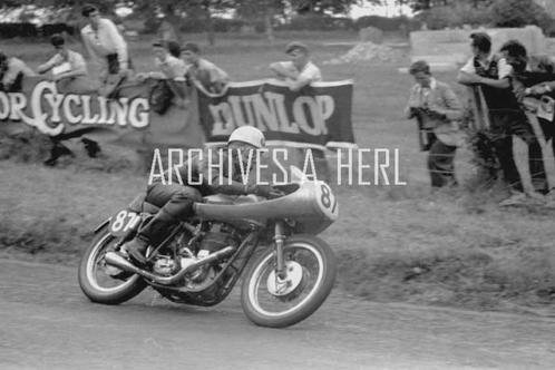 BSA 500 Goldstar & Ahern - 500cc Ulster GP - 1955 foto, Verzamelen, Foto's en Prenten, Nieuw, Foto, Overige onderwerpen, 1980 tot heden