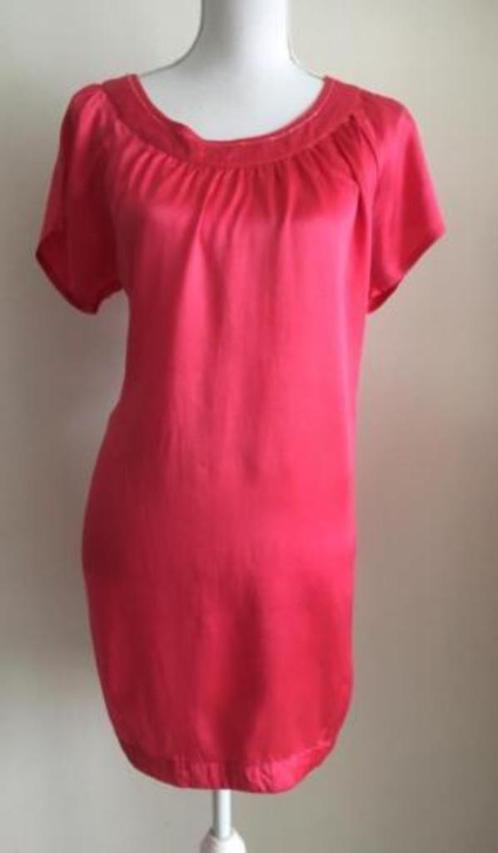Mooie roze satijnen SAINT TROPEZ jurk , maat 40!, Kleding | Dames, Jurken, Zo goed als nieuw, Maat 38/40 (M), Roze, Boven de knie