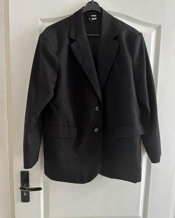 Zwarte H&M blazer maat M (valt als L) beschikbaar voor biedingen