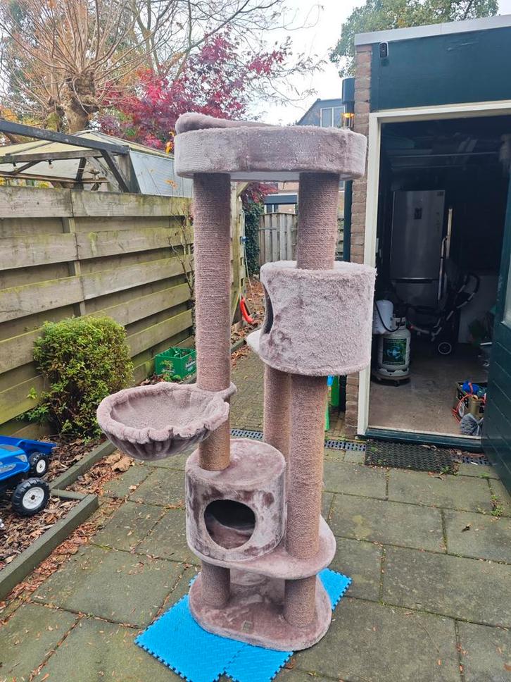 Petrebels Charlotte 180 Krabpaal, Dieren en Toebehoren, Krabmeubelen, Gebruikt, Krabpaal, Ophalen