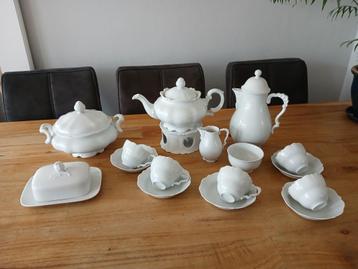 wit porc.servies brocante beschikbaar voor biedingen
