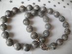 Een mooie Lichtgrijze Jaspis edelstenen ketting, Sieraden, Tassen en Uiterlijk, Antieke sieraden, Verzenden, Overige materialen